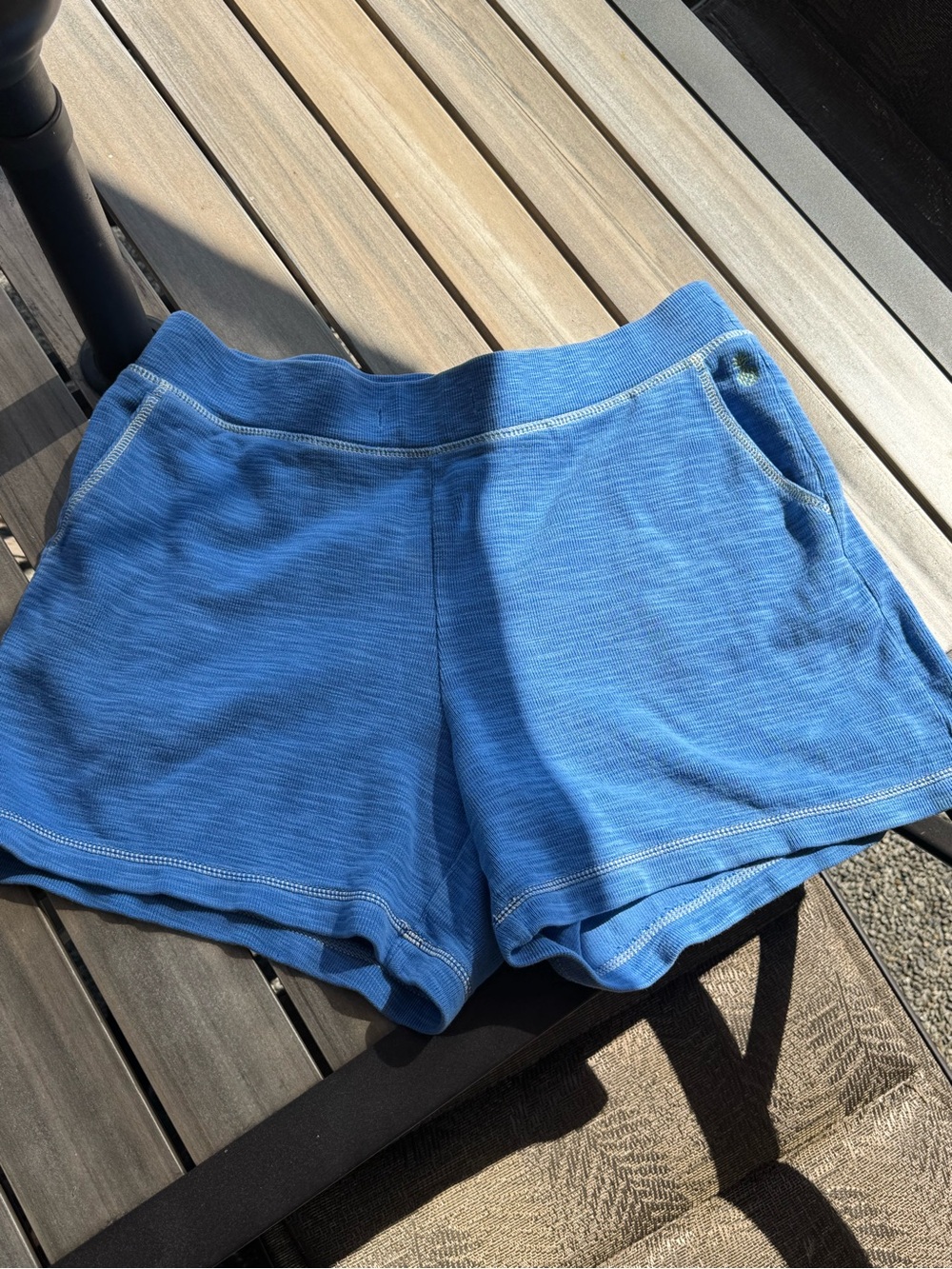 Tommy Bahama Blue Athletic Women’s Shorts - Picture 2 of 4